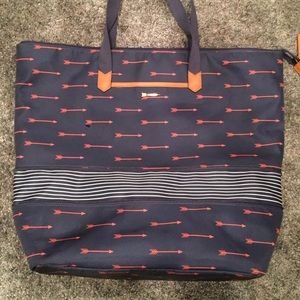 Stella & Dot Daytrip Arrow Tote